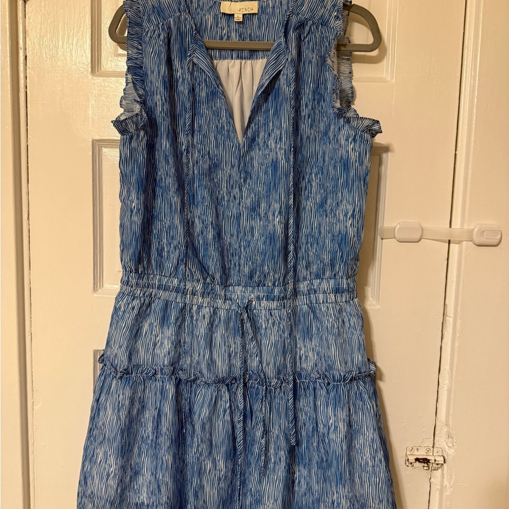 Pinch Blue and White Patterned Garment